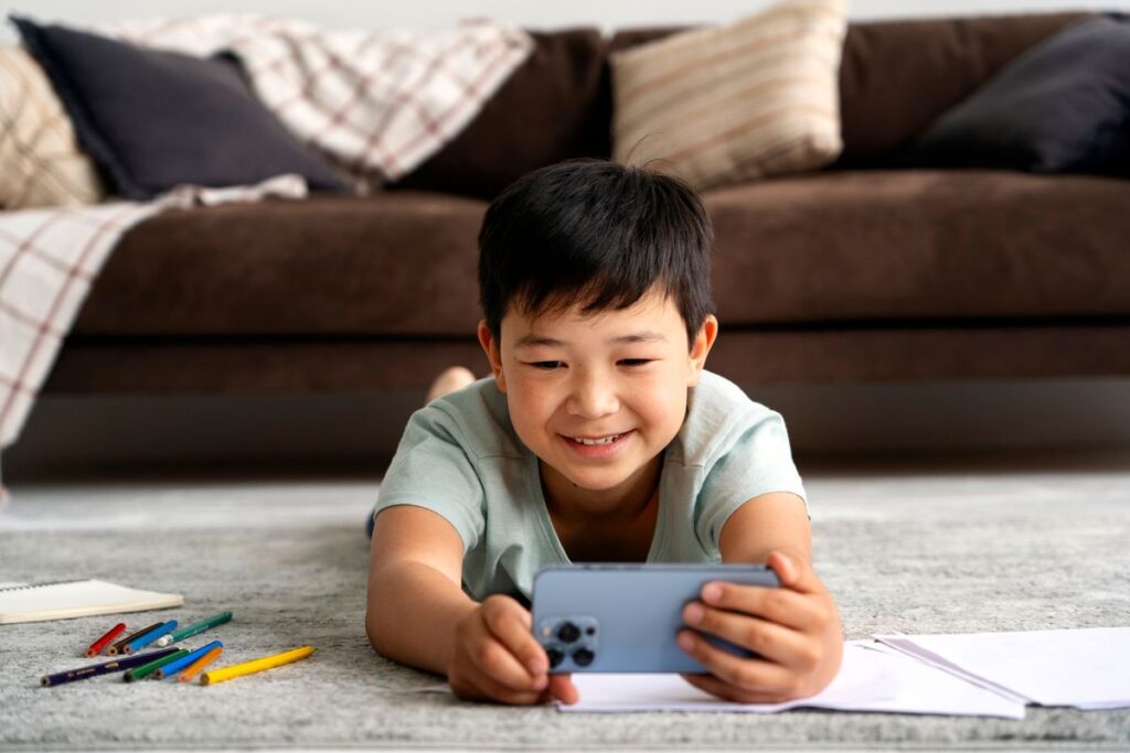 Strategi Atur Screen Time Anak dari Psikolog